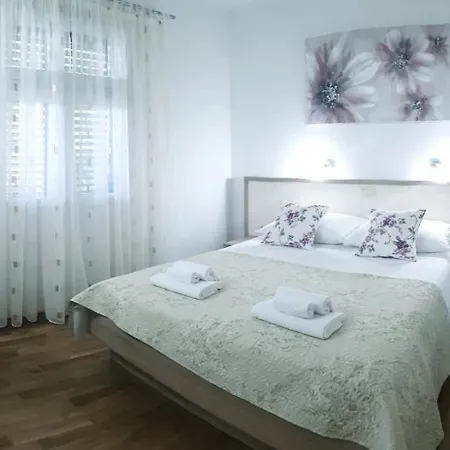 Apartment Ante *